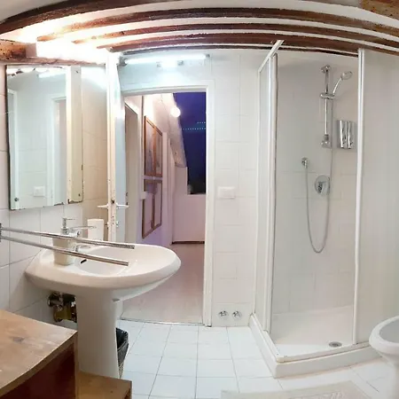 Mariangela Artist's Apartament